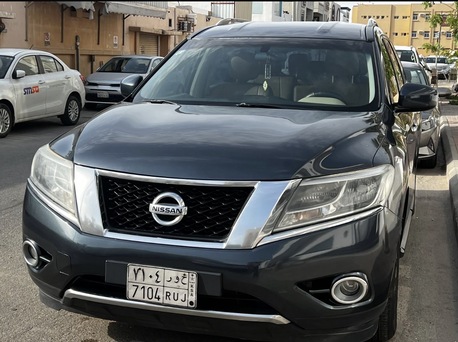 Khobar, Vehicles, Cars & Trucks , SAR 30000,  Nissan Pathfinder,  2016,  Automatic,  240 KM,   Pathfinder