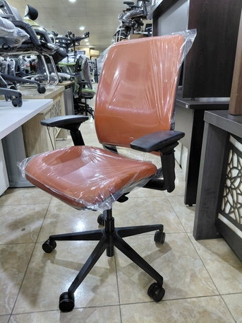 Jeddah, Furniture, SAR 1500,  Steelcase Amia Chair American