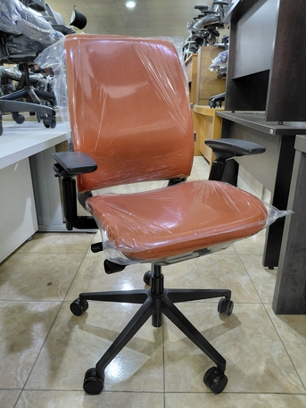 Jeddah, Furniture, SAR 1500,  Steelcase Amia Chair American