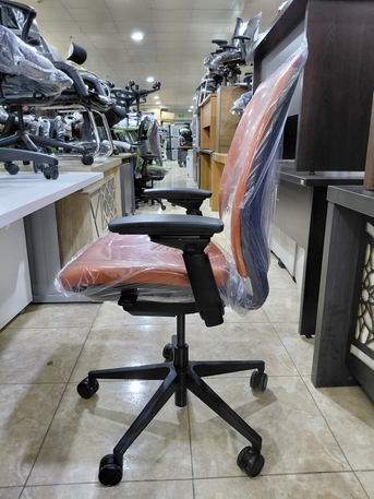 Jeddah, Furniture, SAR 1500,  Steelcase Amia Chair American