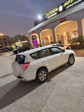 Riyadh, Vehicles, Cars & Trucks , SAR 25500,  TOYOTTA RAv4,  2011,  Automatic,  122680 KM,