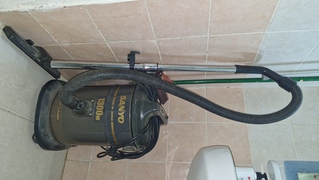 Al Rakah Al Shamaliyah, Furniture, Home Furniture, Storage Units & Vacuums (6 Items)