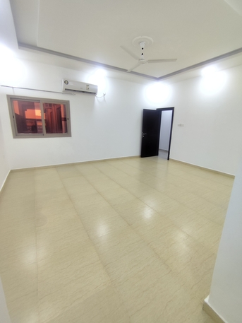 Muharraq, Apartments, Flats, Houses & Villas, BHD 320/year,  4 BR,  Semi Furniture Flat For Rent In Qalali 4 Bedrooms 320 Bd Including Ewa Unlimited