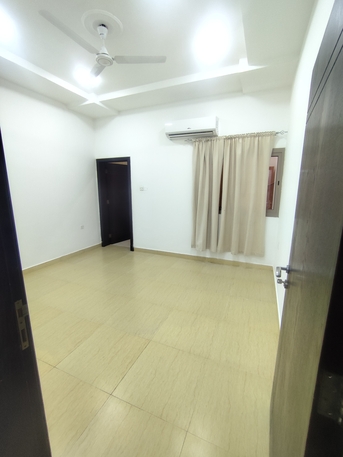 Muharraq, Apartments, Flats, Houses & Villas, BHD 320/year,  4 BR,  Semi Furniture Flat For Rent In Qalali 4 Bedrooms 320 Bd Including Ewa Unlimited