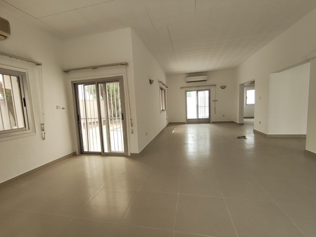 Manama, Apartments, Flats, Houses & Villas, BHD 750/year,  5 BR,  Sehla:- 5Bhk Semifurnished Duplex Villa On Rent..