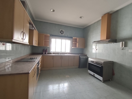 Manama, Apartments, Flats, Houses & Villas, BHD 750/year,  5 BR,  Sehla:- 5Bhk Semifurnished Duplex Villa On Rent..