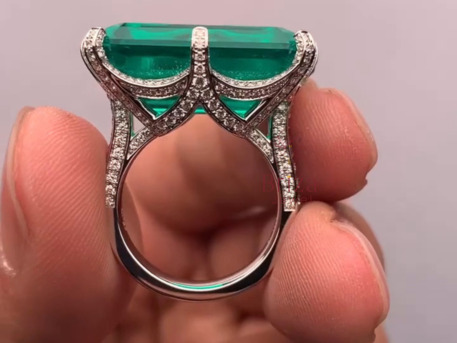 Toronto, Jewelry, US 1030,  Art Deco Engagement Ring With Emerald Cut Green Gemstone