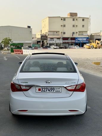 Manama, Vehicles, Cars & Trucks , BHD 1950,  Hyundai Sonata Limited,  2013,  Automatic,  178653 KM,  Hyundai Sonata  Full Option Bahrine Agency In Excellent Condition