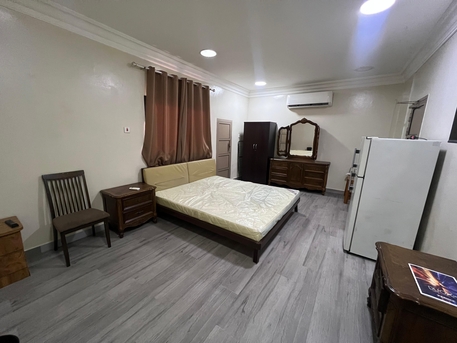 Zinj, Apartments, Flats, Houses & Villas, BHD 180/year,  1 BR,  EXCELLENT STUDIO FULLYFURNISHED FLAT WITH HOUSEKEEPING | INTERNET Contact :- +9-3 66942050