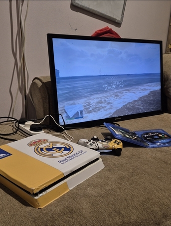 Khobar, Electronics, SAR 1200,  ​Complete Gaming Deal: PS4 + TV + Controller + Free Avenger