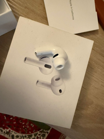 Riyadh, Mobile Phones, SAR 750,  AirPods Pro 3