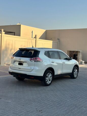 Riffa, Vehicles, Cars & Trucks , BHD 3450,  Nissan Xtrail,  2017,  Automatic,  182000 KM,  Very Neat And Clean Car
