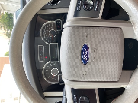 Manama, Vehicles, Cars & Trucks , BHD 3800,  Ford Expedition,  2013,  Automatic,  251 KM,    Model