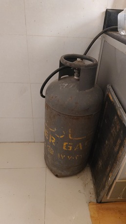Hamad Town, Household Items, BHD 30,  Nader Gas Cylinder With Regulator