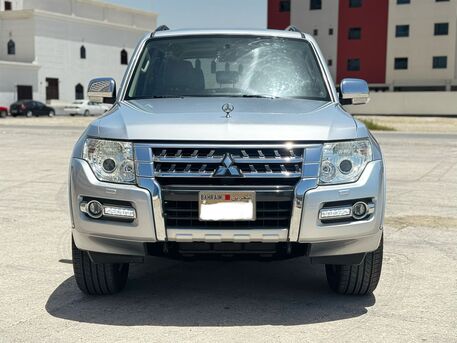 Riffa, Vehicles, Cars & Trucks , BHD 5800,  Mitsubishi Pajero,  2017,  Automatic,  114000 KM,  7 SEATER