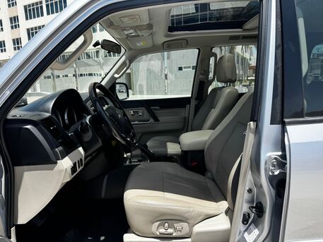 Riffa, Vehicles, Cars & Trucks , BHD 5800,  Mitsubishi Pajero,  2017,  Automatic,  114000 KM,  7 SEATER
