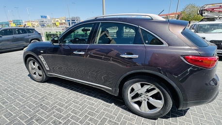 Riffa, Vehicles, Cars & Trucks , BHD 12000,  Japan Made 2009 Model,  2009,  Automatic,  517506 KM,  Infinity FX 35  Model  ( Urgent Sale )