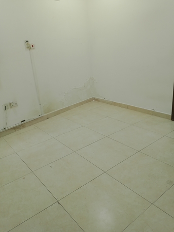 Manama, Apartments, Flats, Houses & Villas, BHD 200/year,  2 BR,  Flat For Rent شقه للايجار
