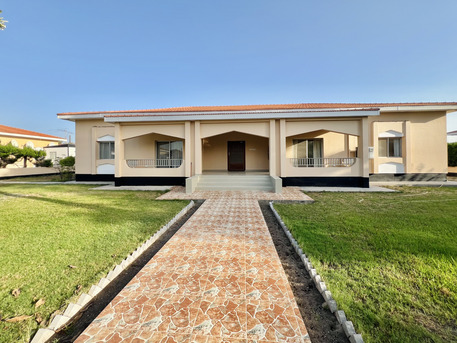Saar, Villas, BHD 800,  400 Sq. Meter,  Spacious 4BR Compound Villa | Maid&rsquo;s Room & Garden