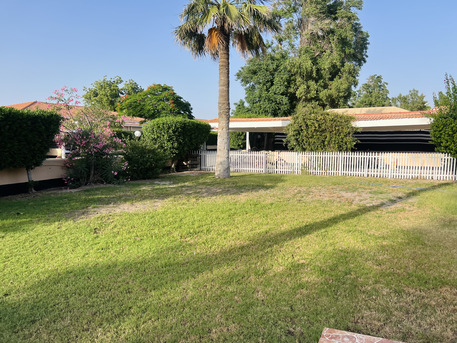Saar, Villas, BHD 800,  400 Sq. Meter,  Spacious 4BR Compound Villa | Maid&rsquo;s Room & Garden
