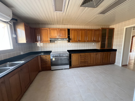 Saar, Villas, BHD 800,  400 Sq. Meter,  Spacious 4BR Compound Villa | Maid&rsquo;s Room & Garden