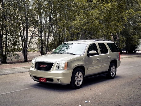 Manama, Vehicles, Cars & Trucks , BHD 1,  Gmc Yukon,  2014,  Automatic,  244000 KM,