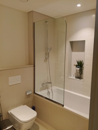 Dubai, Household Items, AED 850,  Bathtub Glass Installation In Dubai