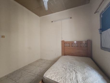 Gudaibiya, Apartments, Flats, Houses & Villas, BHD 140/year,  1 BR,  Gudaibiya:- Groundfloor Studio Flat On Rent With Ewa..