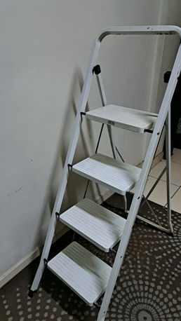 Al Malaz, Electrical & Plumbing, SAR 120,  4-Step Foldable Ladder
