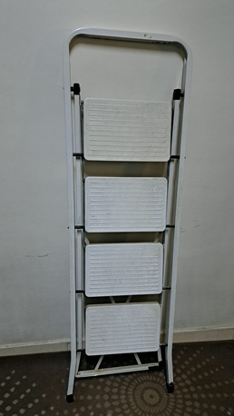 Al Malaz, Electrical & Plumbing, SAR 120,  4-Step Foldable Ladder