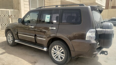 Riyadh, Vehicles, Cars & Trucks , SAR 52000,  Mitsubishi Pajero,  2020,  Automatic,  160000 KM,     GOLD Edition Model Immaculate Condition 52000 Sar For Sale
