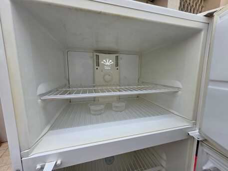 Riyadh, Household Items, SAR 500,  KELVINATOR Refrigerator With Freezer