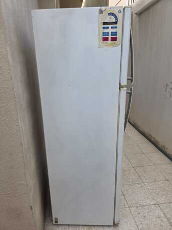 Riyadh, Household Items, SAR 500,  KELVINATOR Refrigerator With Freezer