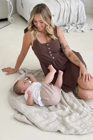 Toronto, Business, Functional & Stylish Nursing Clothing Canada | Seven Women Maternity