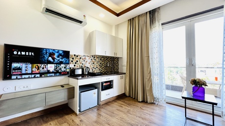 Gurgaon, Apartments, Flats, Houses & Villas, INR 3400/day,  Furnished,  Studio,  450 Sq. Feet,  Studio Designer Pet-friendly Home Near Medanta Medicity Hospital