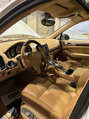 Al Fayha, Items Wanted, Porsche Cayenne 2013