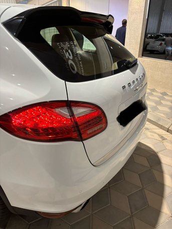 Al Fayha, Items Wanted, Porsche Cayenne 2013