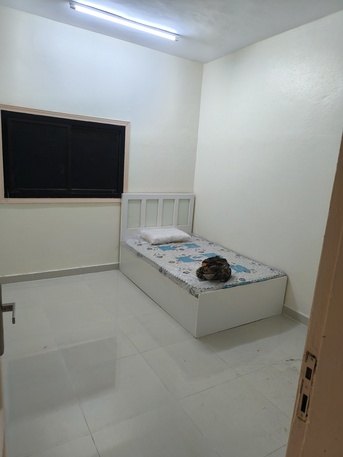 Al Mahjar, Rooms for Rent, SAR 1000/month,  Furnished,  100 Sq. Meter,  Single Room Available For Ren In A 3BHK Flat.