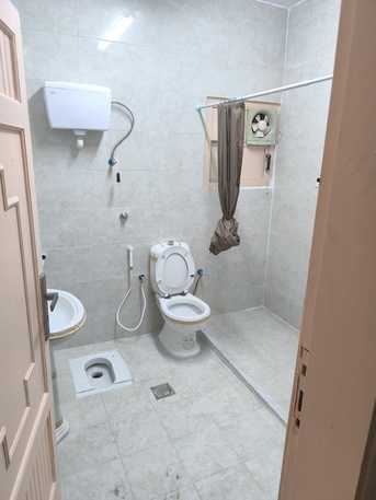 Al Mahjar, Rooms for Rent, SAR 1000/month,  Furnished,  100 Sq. Meter,  Single Room Available For Ren In A 3BHK Flat.