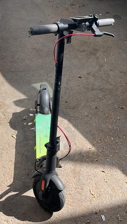 Riyadh, Bicycles, SAR 500,  NAVEE V25i Pro Electric Scooter 25KM/H