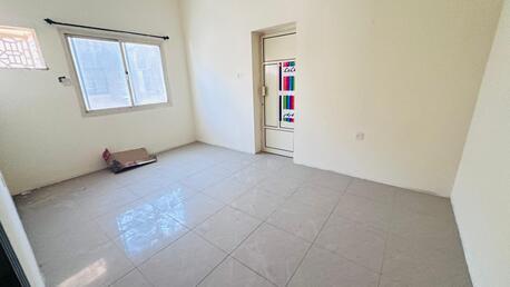 Manama, Apartments, Flats, Houses & Villas, BHD 200/month,  2 BR,  Flat For Rent In Manama Behind Shifa Hospital