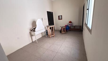 Manama, Apartments, Flats, Houses & Villas, BHD 200/month,  2 BR,  Flat For Rent In Manama Behind Shifa Hospital