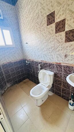 Manama, Apartments, Flats, Houses & Villas, BHD 200/month,  2 BR,  Flat For Rent In Manama Behind Shifa Hospital
