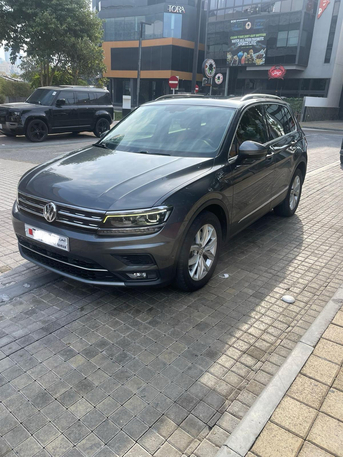 Salmaniya, Vehicles, Cars & Trucks , BHD 5400,  Volkswagen Tiguan SE,  2018,  Automatic,  69000 KM,  Volkswagon Tiguan , 2.0 Ltr( Fully Loaded ) Urgent Sale