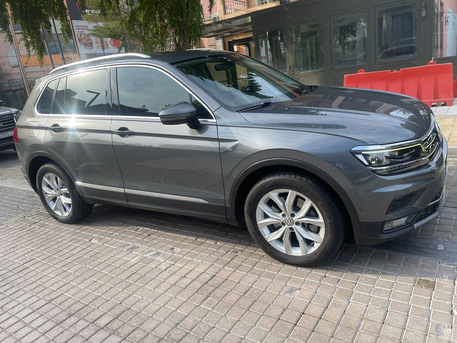 Salmaniya, Vehicles, Cars & Trucks , BHD 5400,  Volkswagen Tiguan SE,  2018,  Automatic,  69000 KM,  Volkswagon Tiguan , 2.0 Ltr( Fully Loaded ) Urgent Sale