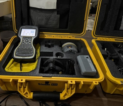 Dammam, Electronics, SAR 4500,  Trimble R10 Base And Rover With TDL450H External Radio