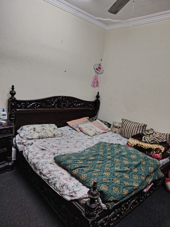Dammam, Furniture, SAR 1200,  King-size Bed With Mattress And Wardrobe