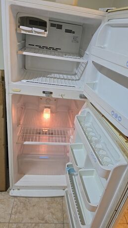 Riyadh, Appliances, SAR 400,  Selling LG Refrigerator