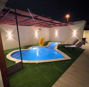 Manama, Holiday/Vacation Rentals, BHD 25/day,  1 BR,  🏊&zwj;♀️🏡 Pool Chalet Reservation &ndash; Sunday Night