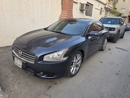 Al Wizarat, Vehicles, Cars & Trucks , SAR 21000,  Nissan Maxima,  2010,  Automatic,  285000 KM,  4-door Family Sedan For Sale